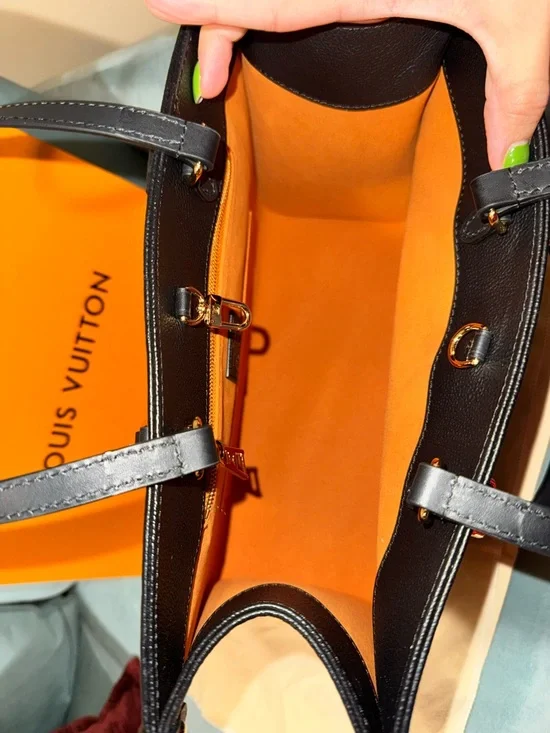 Louis Vuitton Black Embossed Monogram OnTheGo MM Tote-Like New - Picture 8 of 15